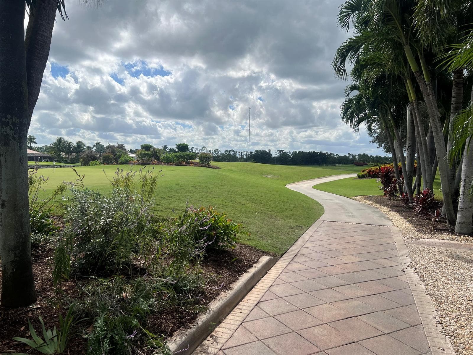 GOLF COURSE