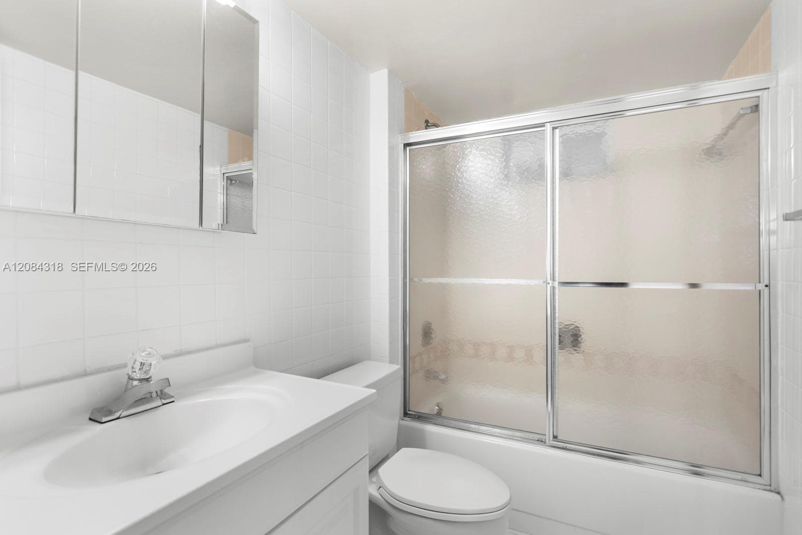 WEST BAY GARDENS CONDO · #211 in Miami Beach - Photo 13