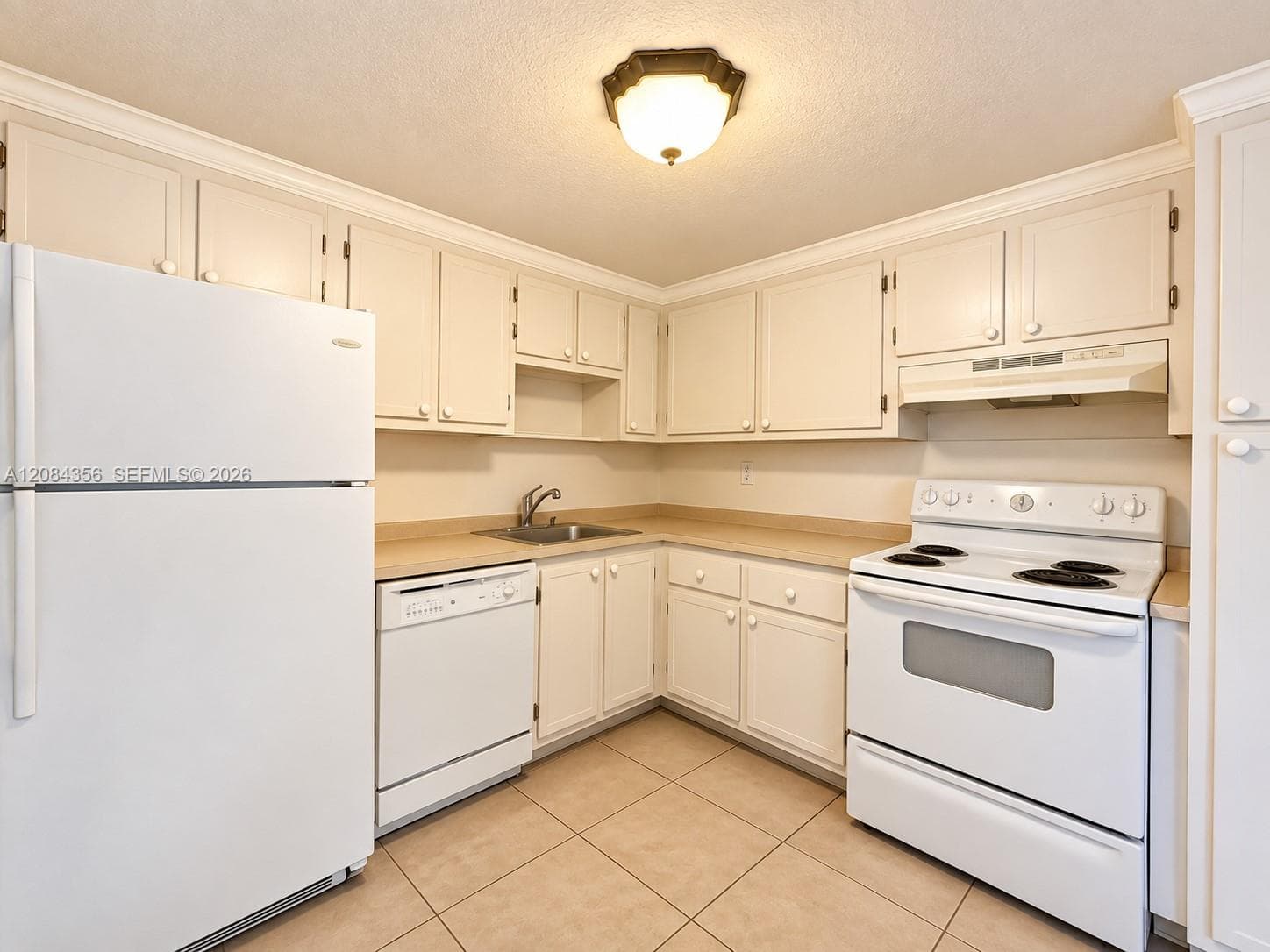 RAMBLEWOOD CONDO C · #109 in Miami - Photo 3