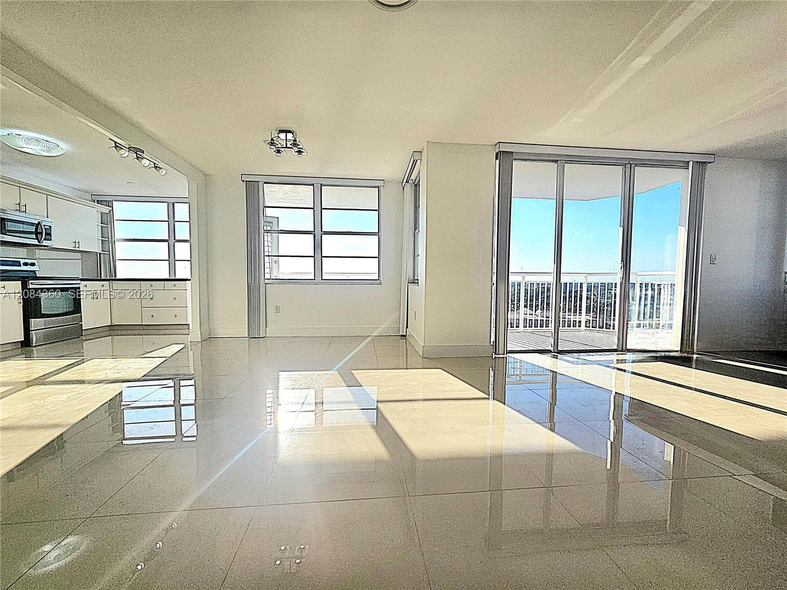 Del Prado · #1204 in Aventura - Photo 16