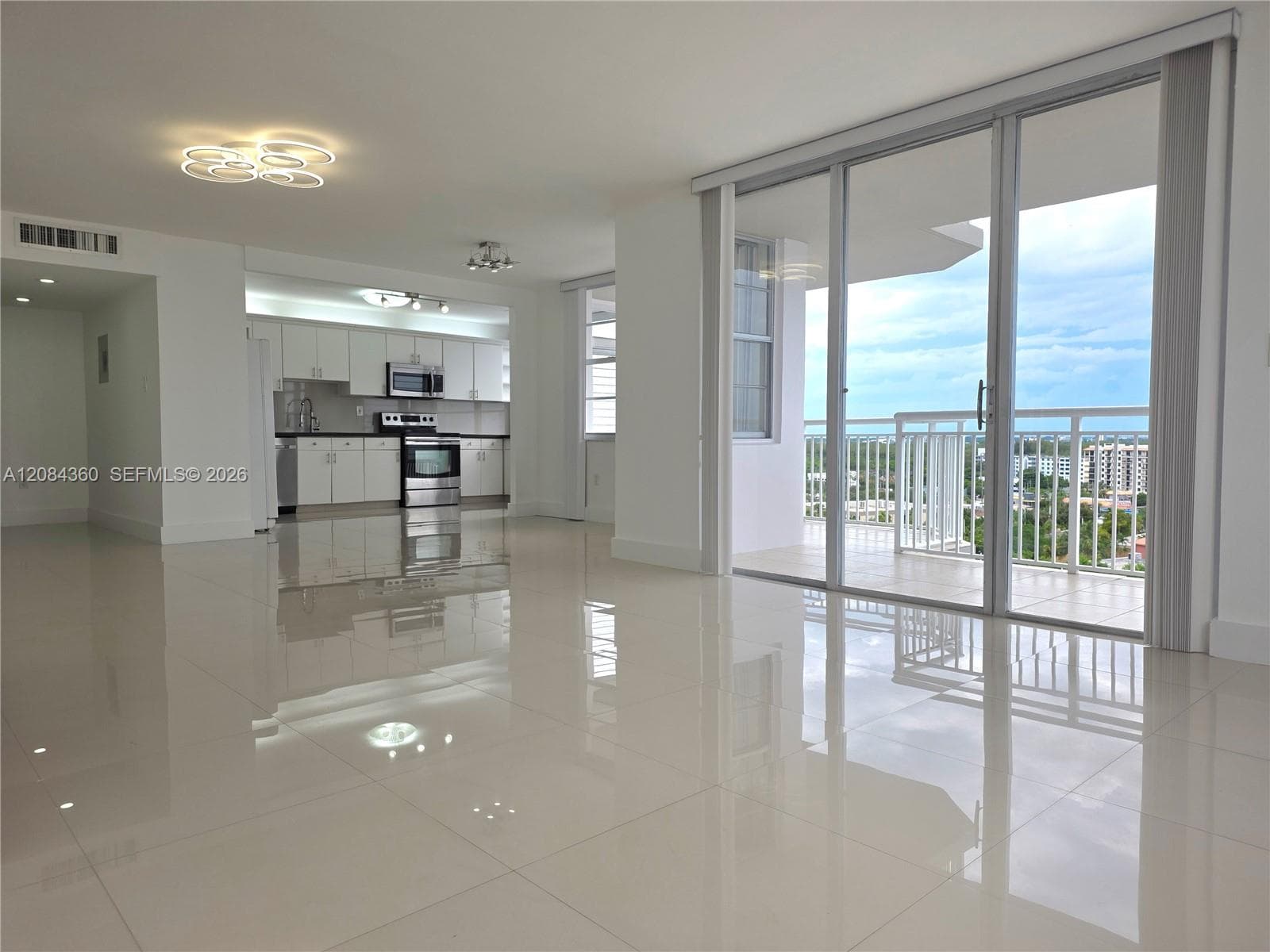 Del Prado · #1204 in Aventura - Photo 11