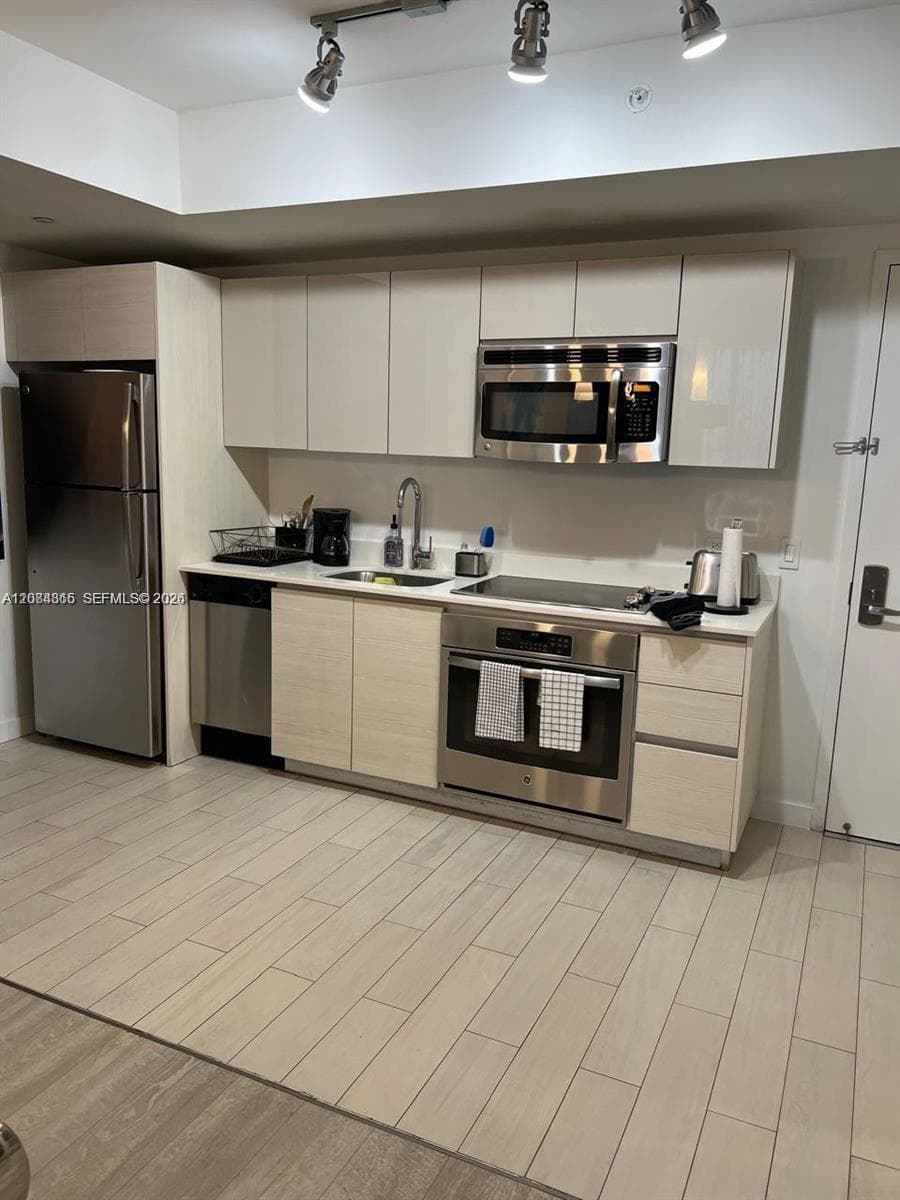 BEACHWALK CONDOMINIUM · #R2105 in Hallandale Beach - Photo 4