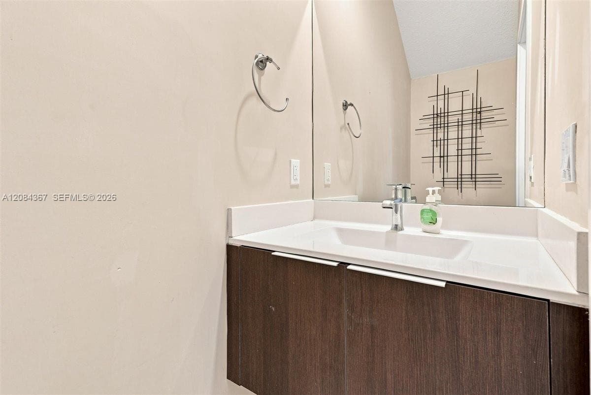 HIGHLAND AT PARK CENTRAL · #10 in Doral - Photo 10
