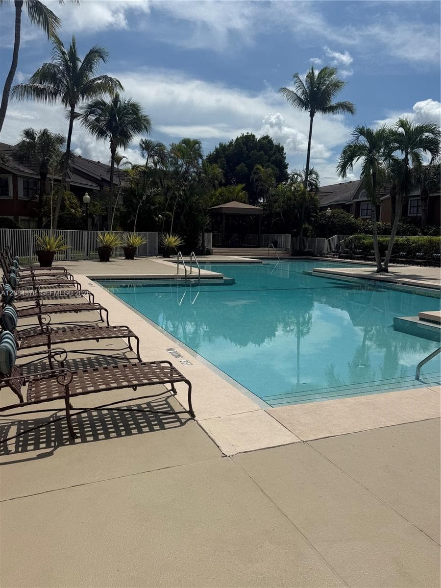 VISTA LAGO AT THE HAMMOCK · #803 in Miami - Photo 43