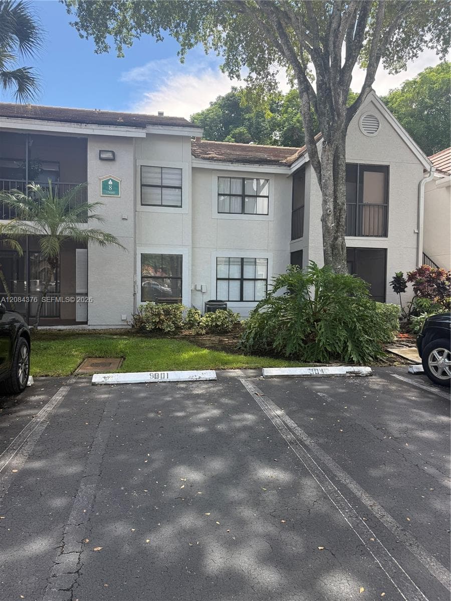 VISTA LAGO AT THE HAMMOCK · #803 in Miami - Photo 12