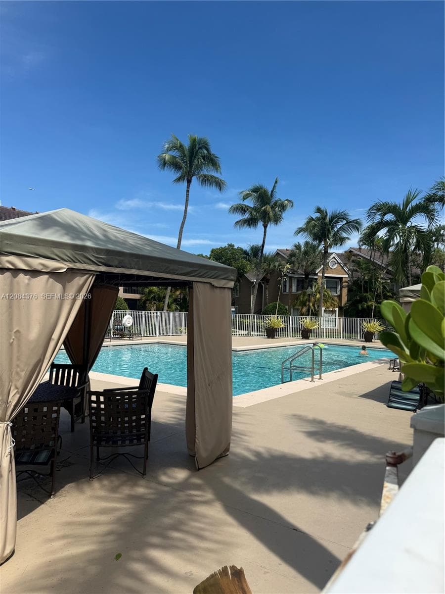 VISTA LAGO AT THE HAMMOCK · #803 in Miami - Photo 32