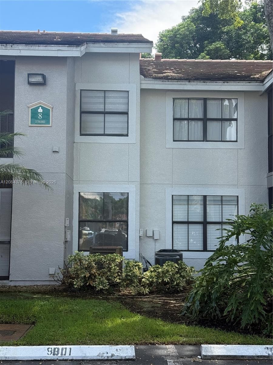 VISTA LAGO AT THE HAMMOCK · #803 in Miami - Photo 11