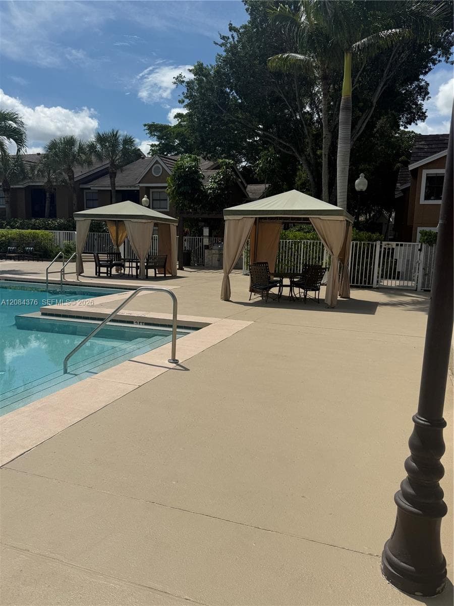 VISTA LAGO AT THE HAMMOCK · #803 in Miami - Photo 44