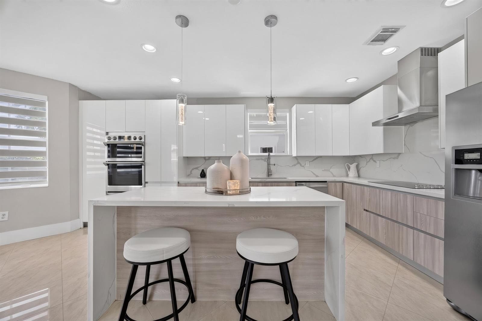 16401 SW 78th Ter Miami, FL, 33193