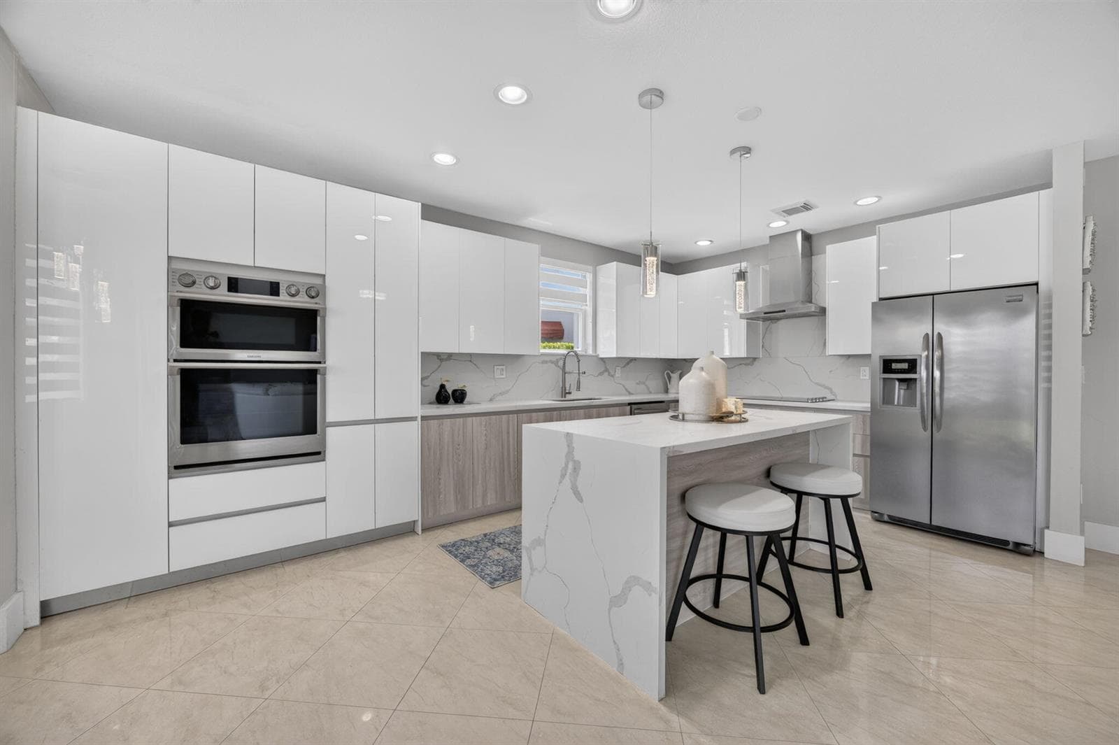 16401 SW 78th Ter Miami, FL, 33193