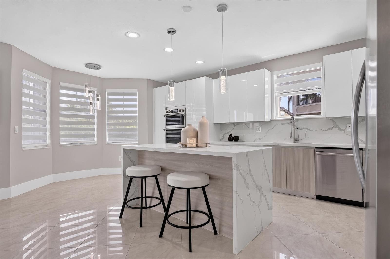 16401 SW 78th Ter Miami, FL, 33193