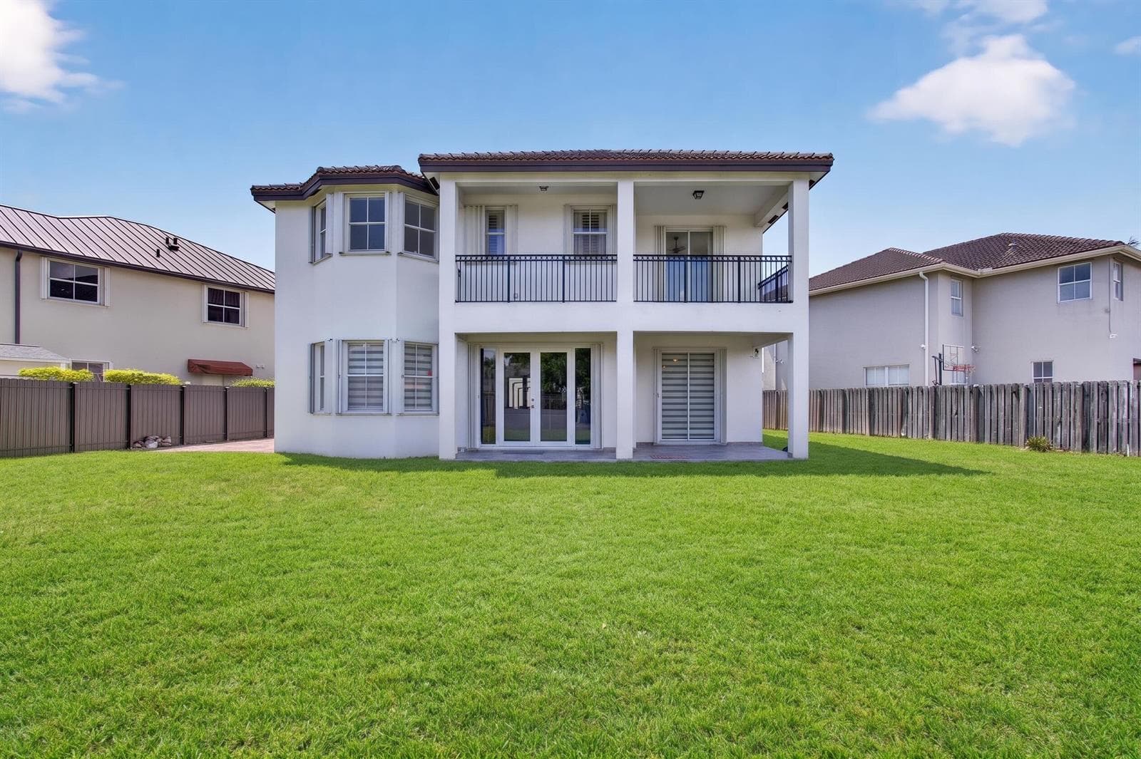 16401 SW 78th Ter Miami, FL, 33193