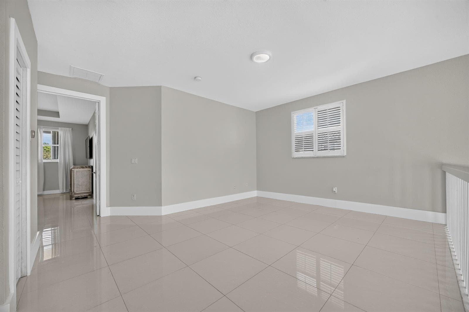 16401 SW 78th Ter Miami, FL, 33193