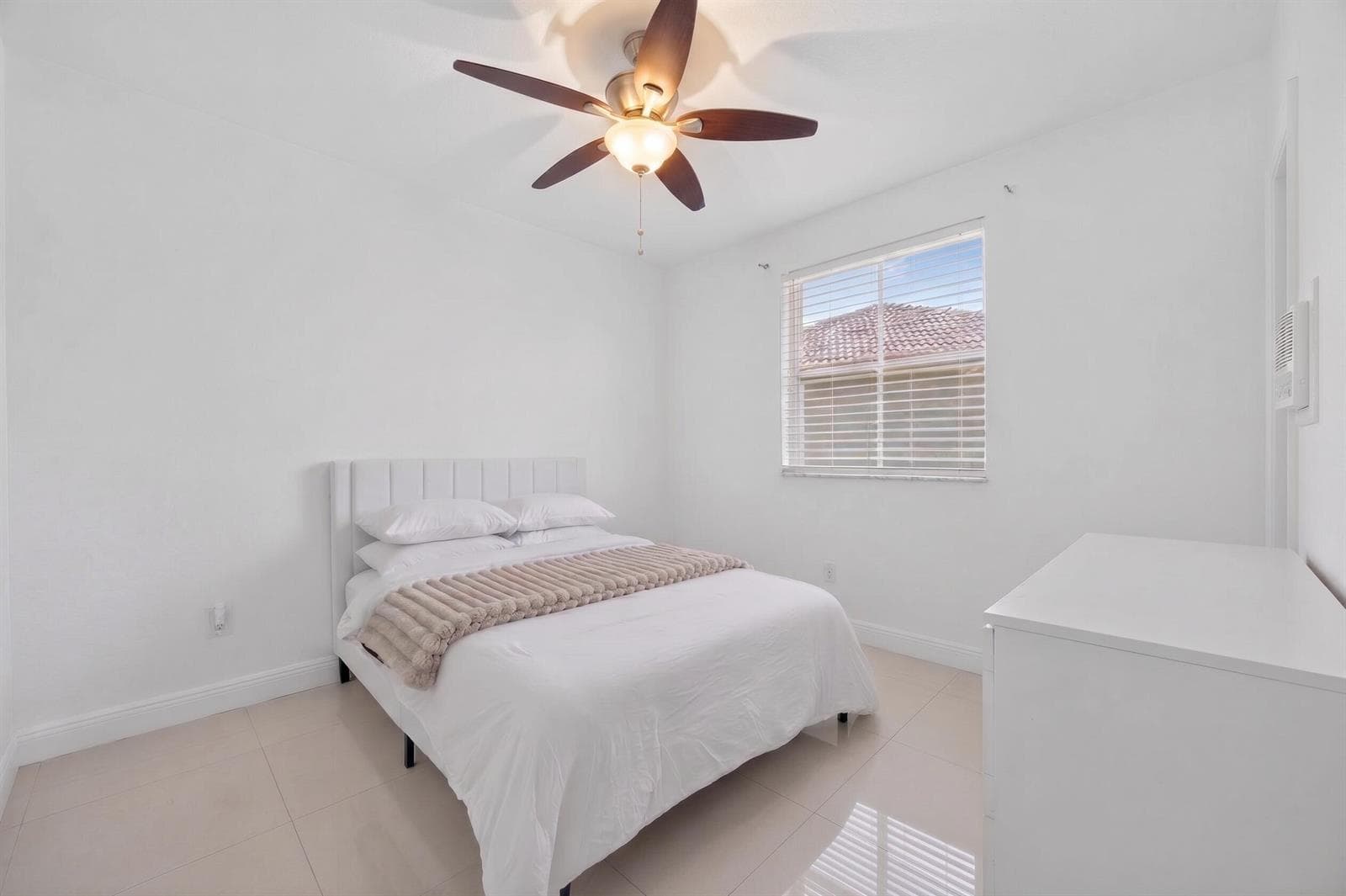 16401 SW 78th Ter Miami, FL, 33193