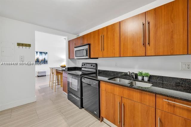 RESIDENCES ON HOLLYWOOD B · #433 in Hollywood - Photo 12