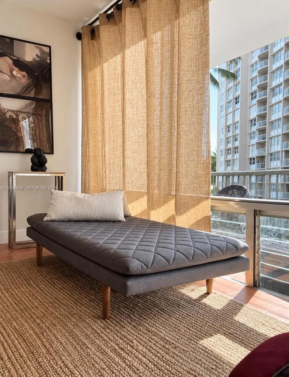 BRICKELL BAY TOWER CONDO · #402 in Miami - Photo 4