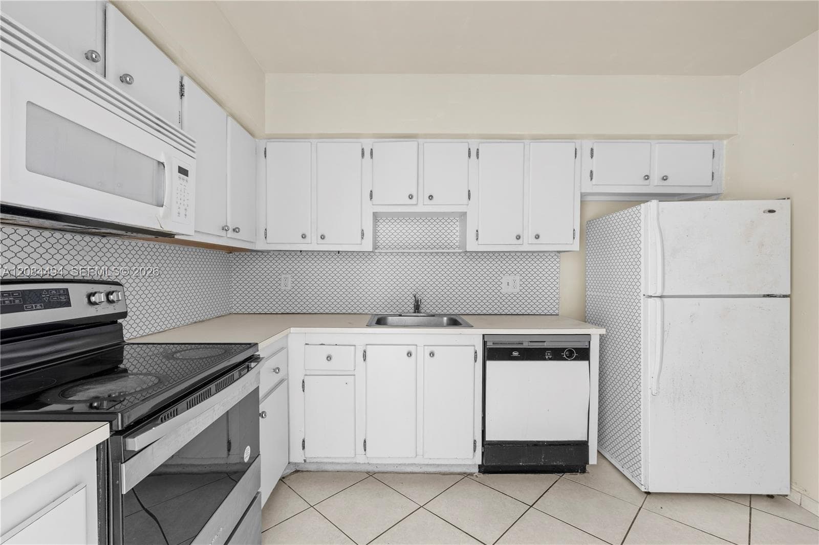 WILSHIRE CONDO · #315W in Miami - Photo 13