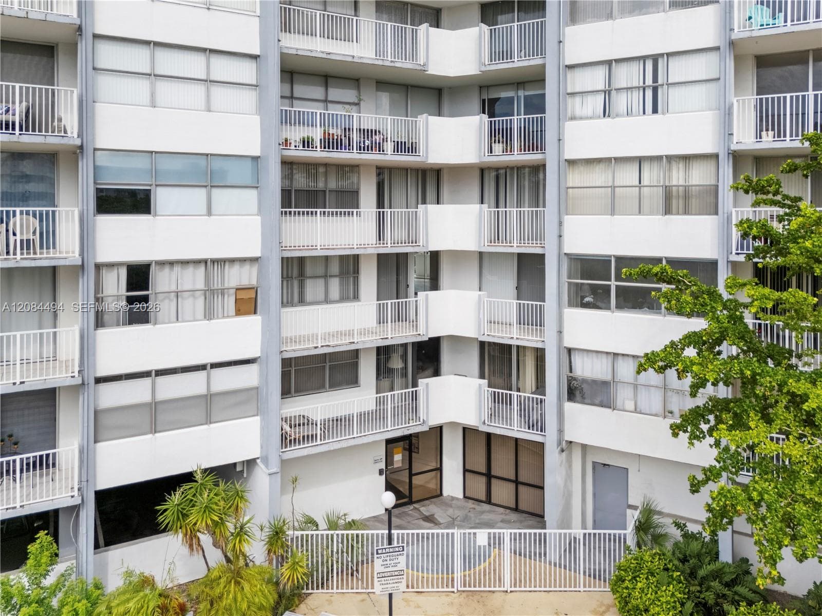WILSHIRE CONDO · #315W in Miami - Photo 9