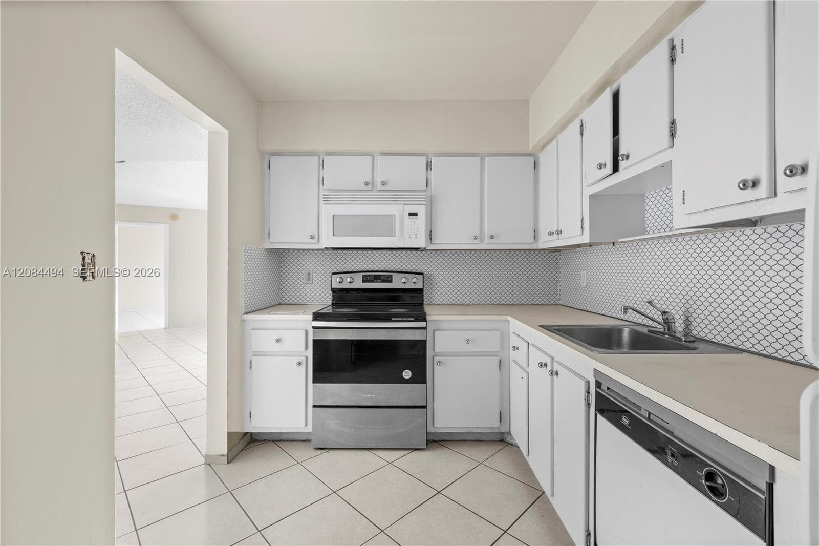 WILSHIRE CONDO · #315W in Miami - Photo 14