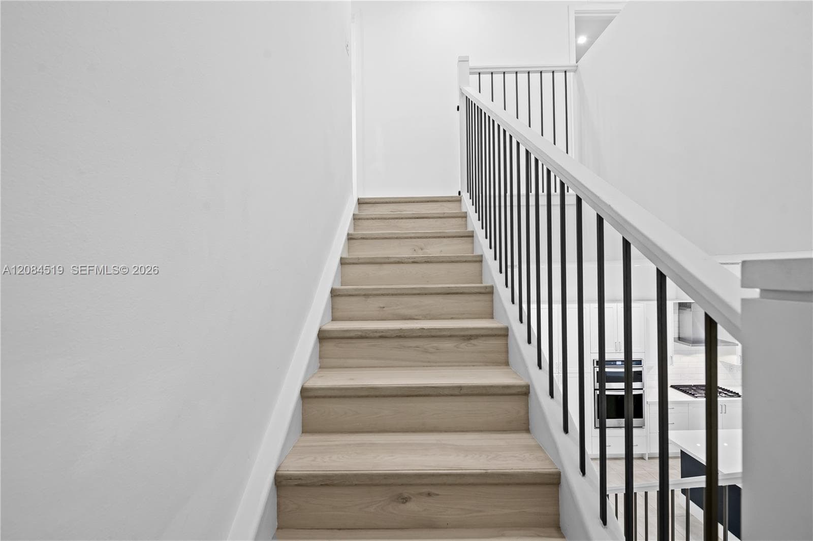NO CARPET STAIRS FOR EASY CLEANING