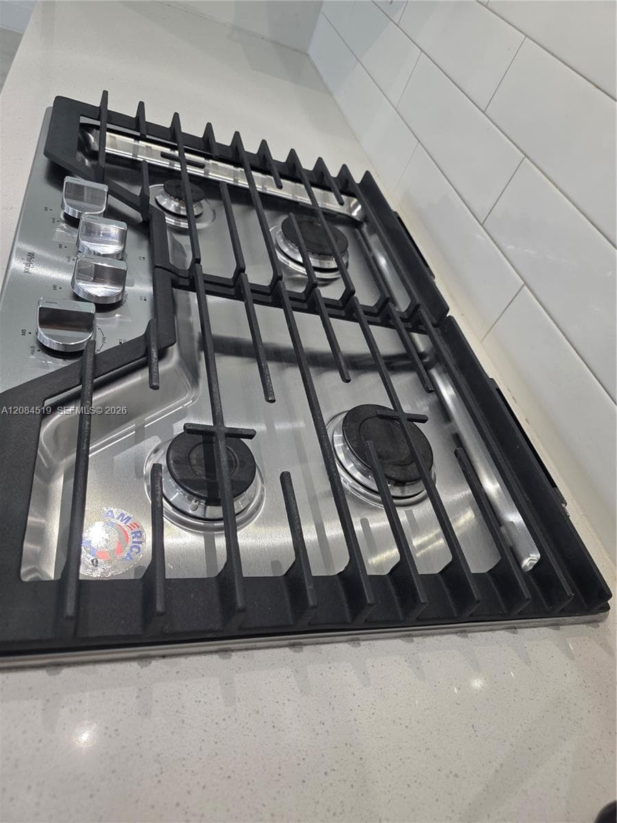 CLEAN GAS STOVE