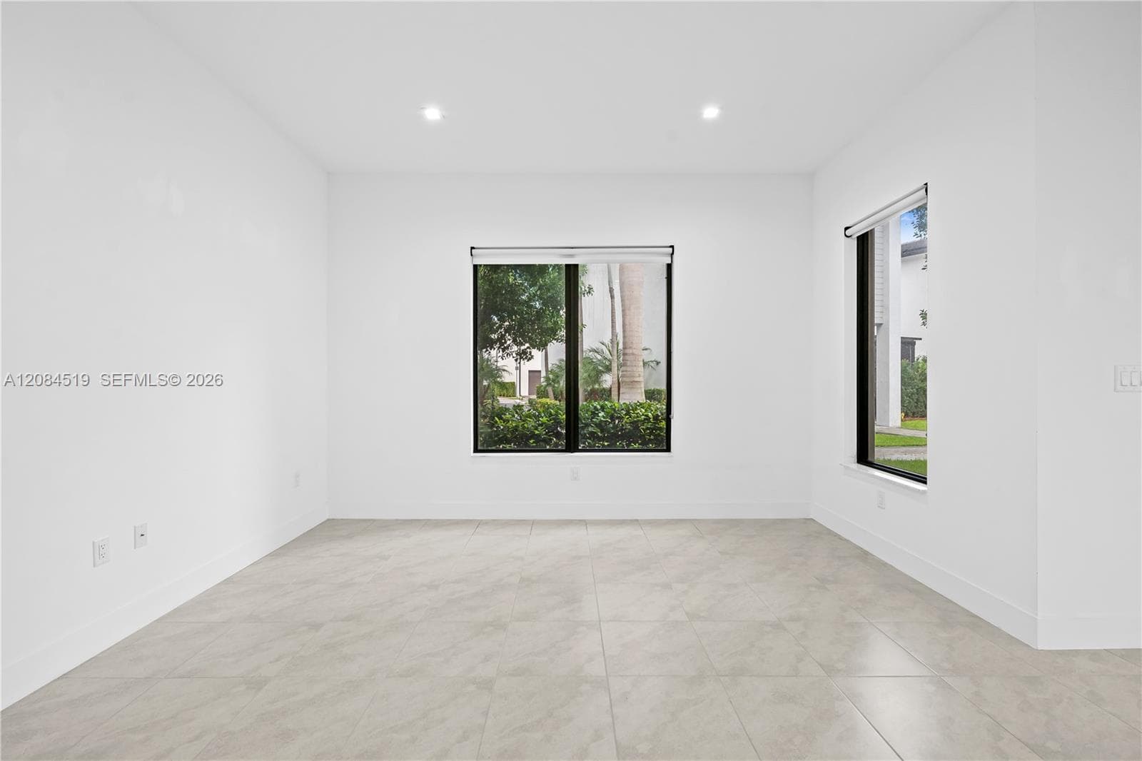 LIVING ROOM BRIGHT AND PRIVATE