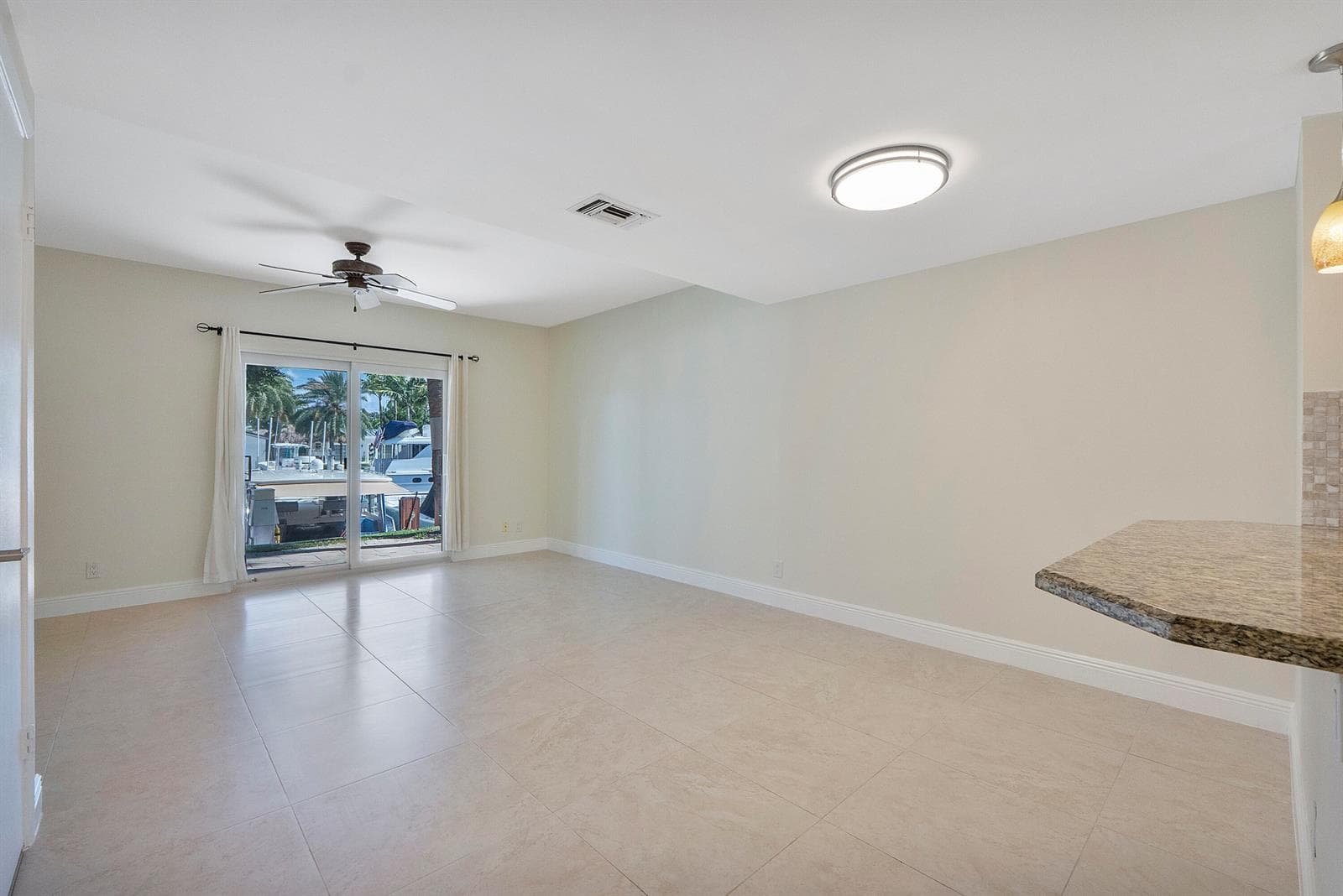 2571 Ne 15th St_009