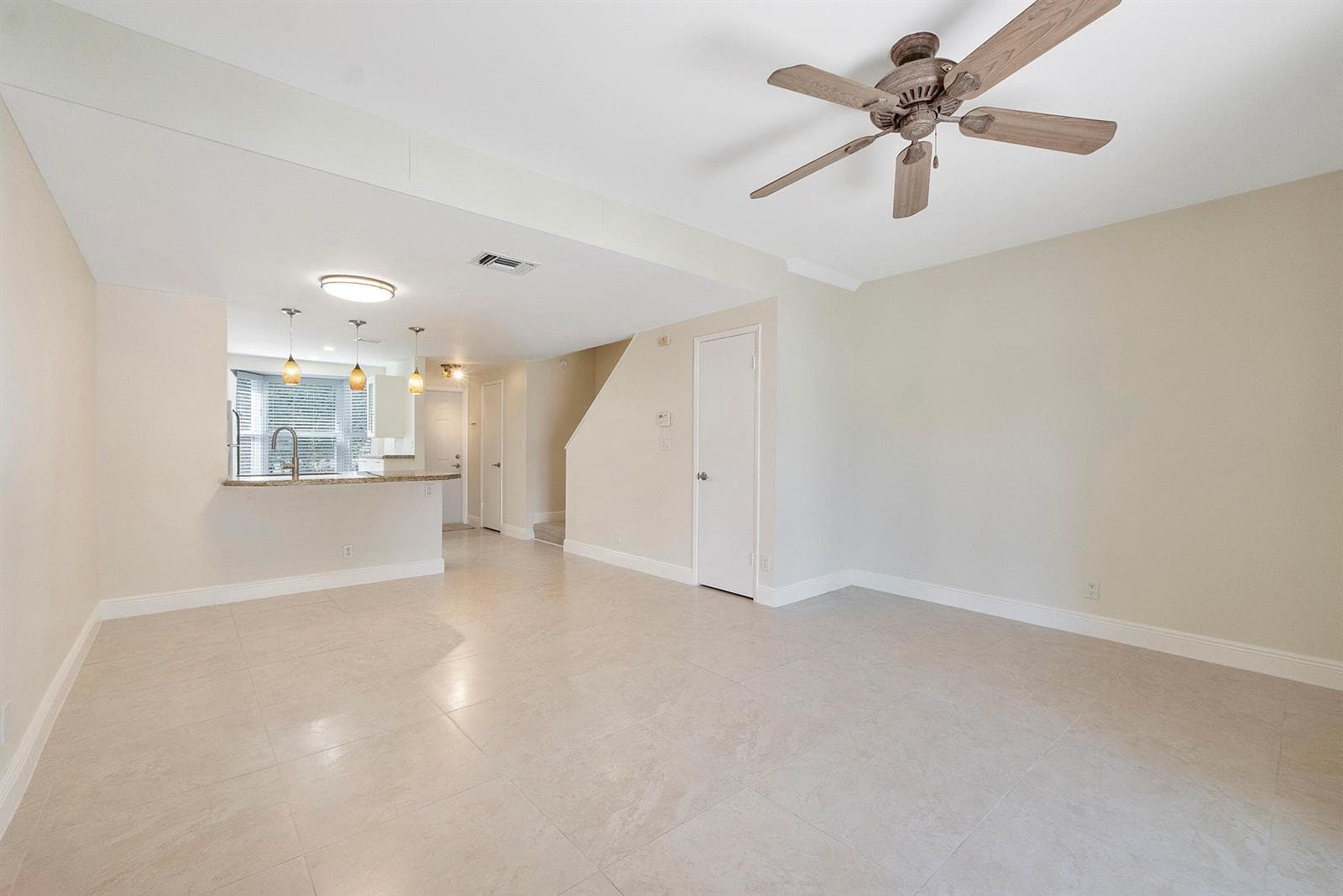 2571 Ne 15th St_011