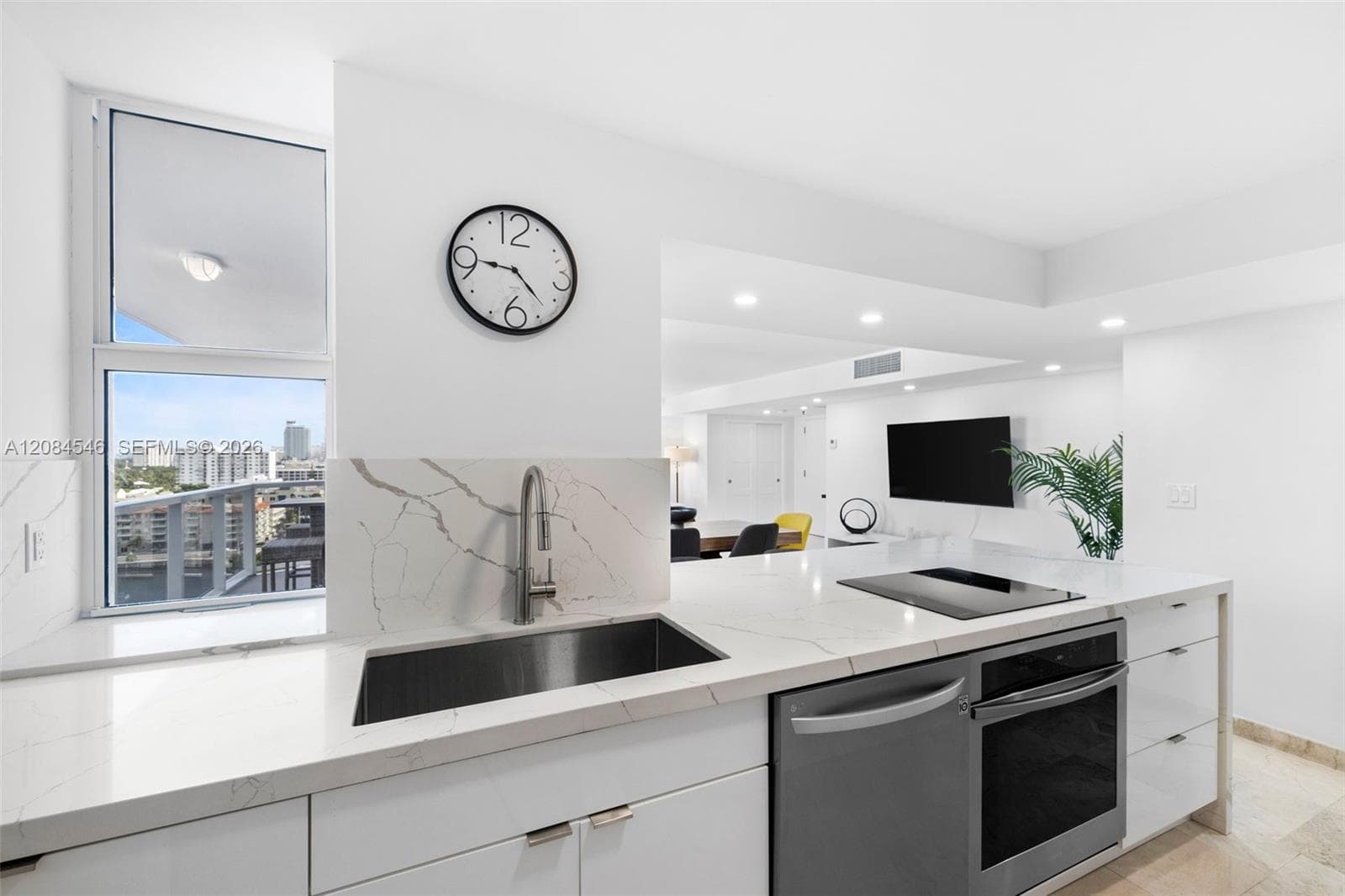 THE RIVIERA CONDO · #1508 in Miami Beach - Photo 2