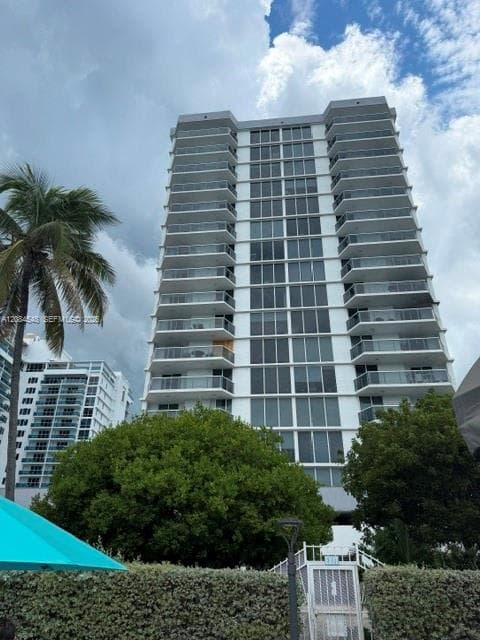 THE RIVIERA CONDO · #610 in Miami Beach - Photo 2