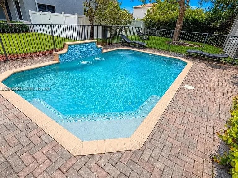 19329 NE 8th Ct #0 photo 3