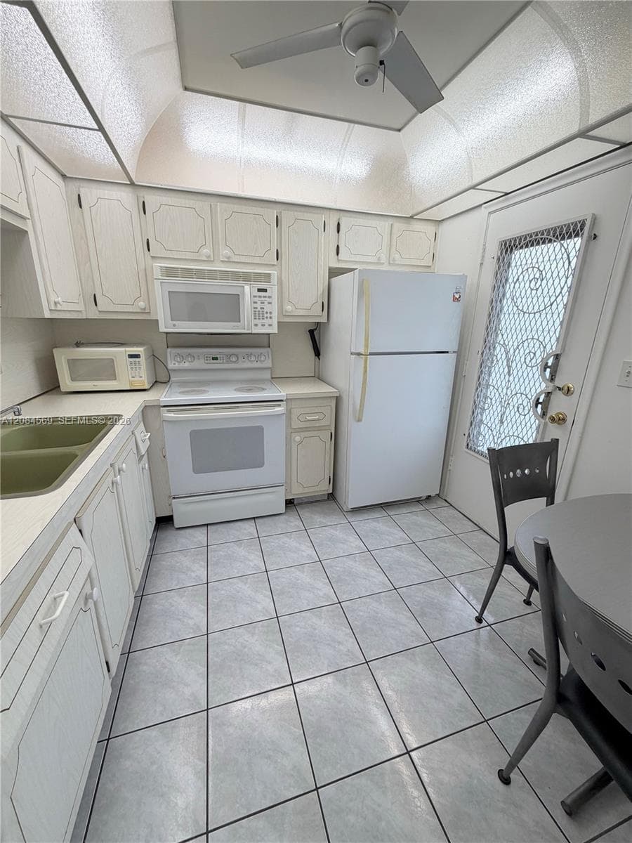 MEADOWBROOK TOWERS CONDO · #505 in Hallandale Beach - Photo 2