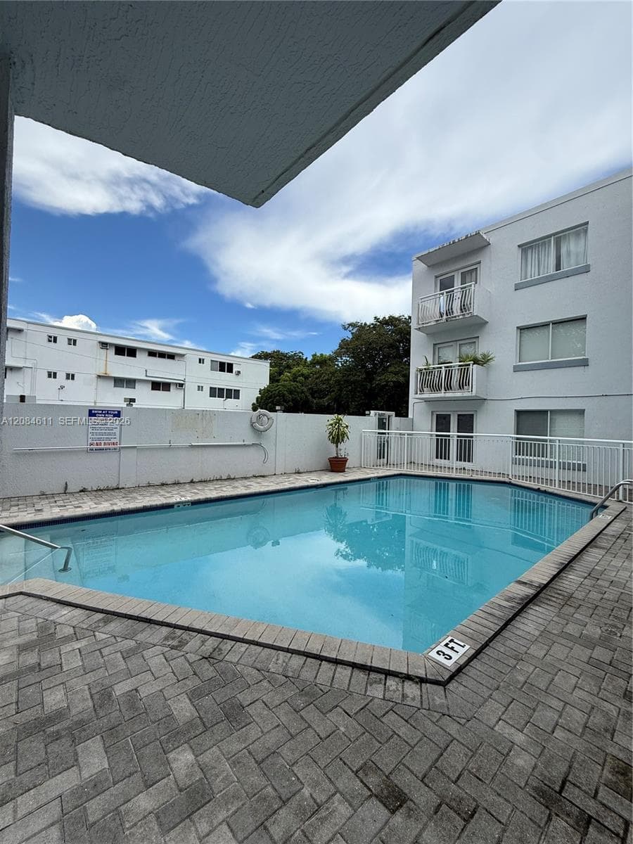 GRAND PALAZZO CONDO · #201 in Miami - Photo 10