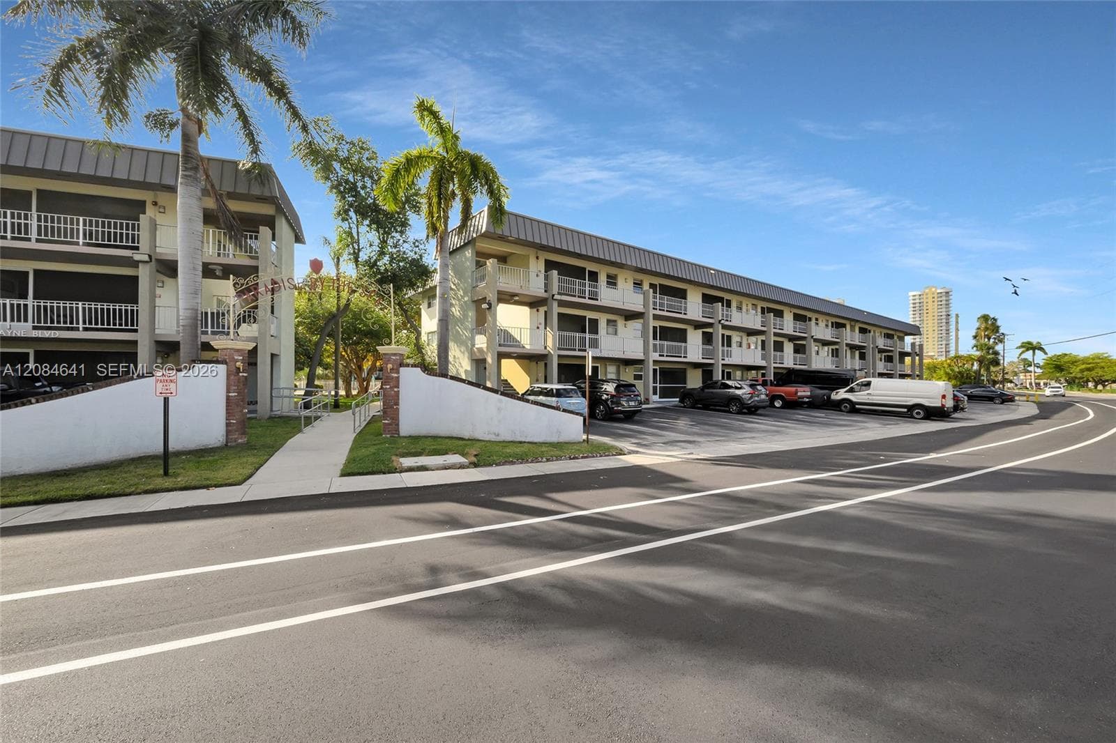 PARADISE BY THE SEA CONDO · #205 in Hallandale Beach - Photo 32