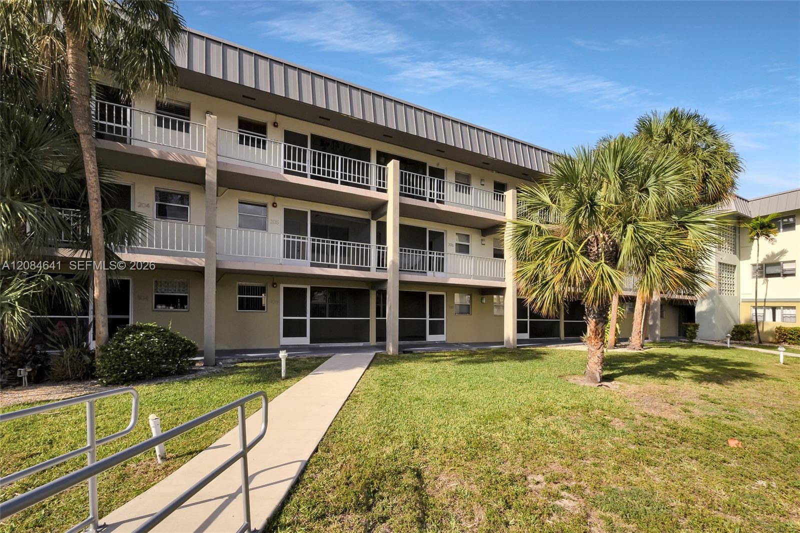PARADISE BY THE SEA CONDO · #205 in Hallandale Beach - Photo 30