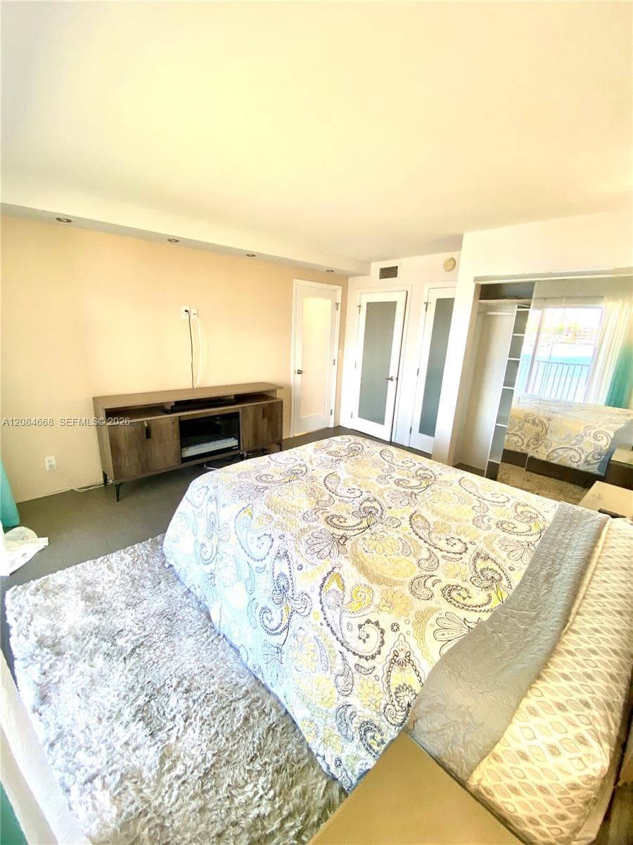 PARK LAYNE TOWERS CONDO · #9 in Hallandale Beach - Photo 15