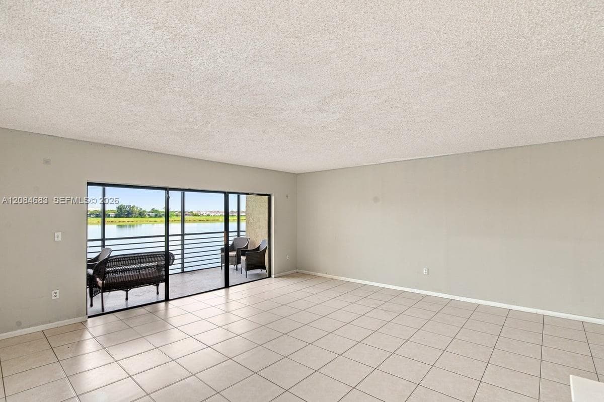 SUMMERTREE VILG CALIF CL · #202-3 in Miami - Photo 13