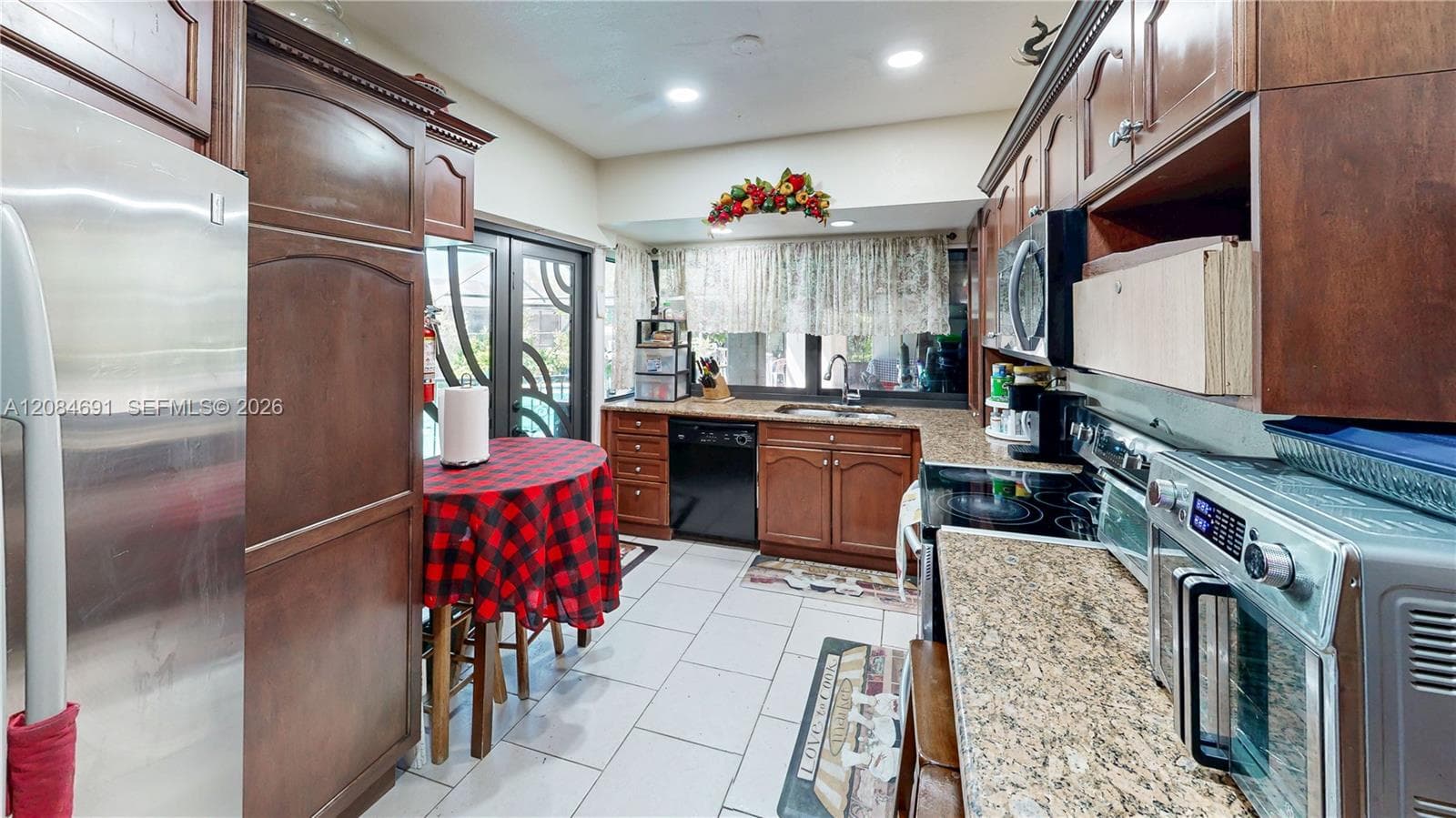 10900 SW 177th Ter photo 16