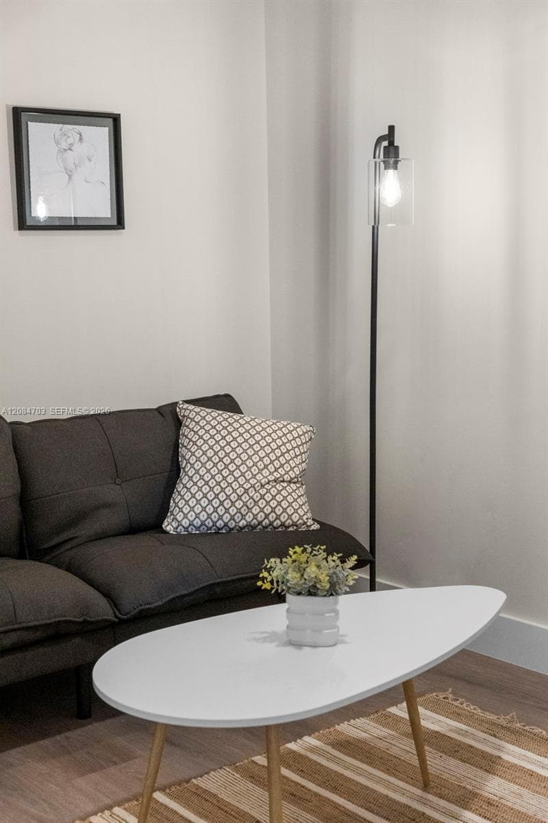 AESTHETIC APARTMENTS COND · #306 in Hollywood - Photo 20