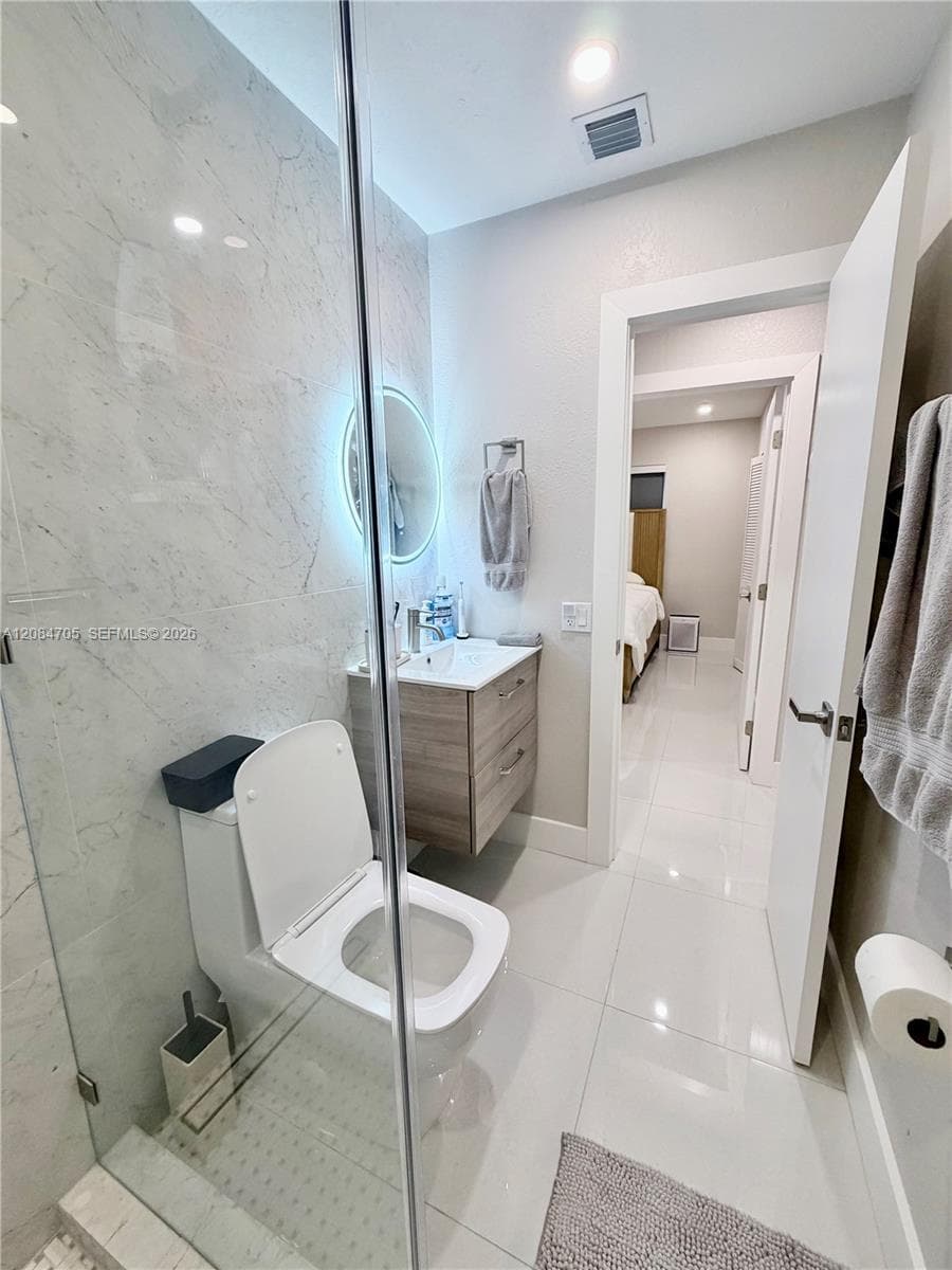 2nd bathroom