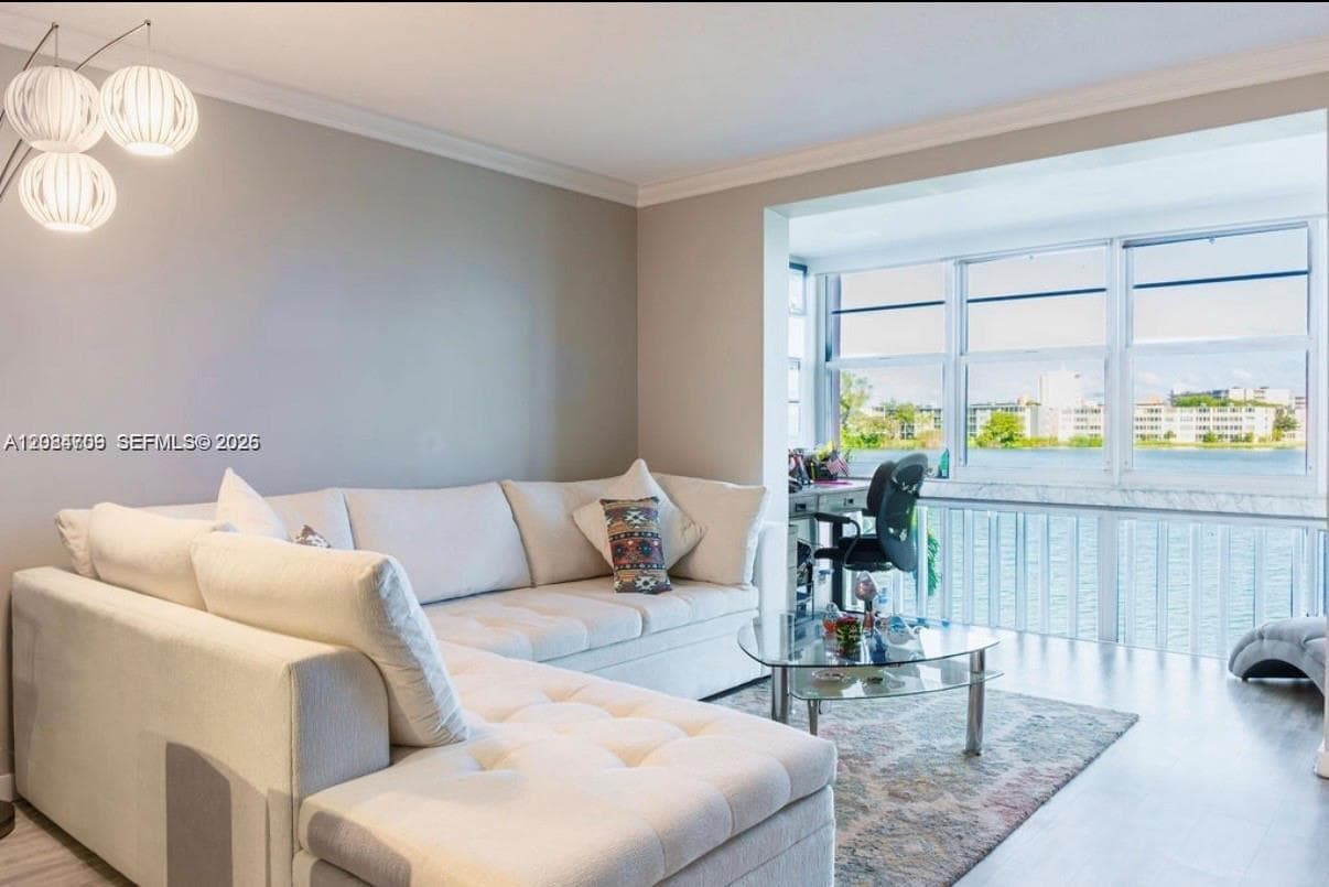 SIX MOORINTS CONDO  619 · #619 in Miami - Photo 2