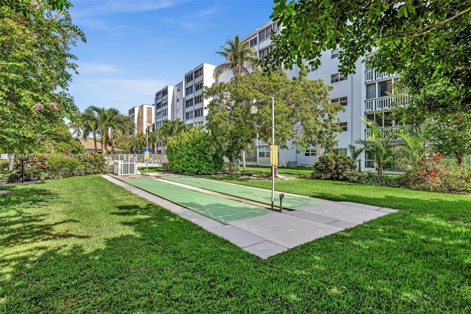 Meadowbrook Towers · #206 in Hallandale Beach - Photo 21