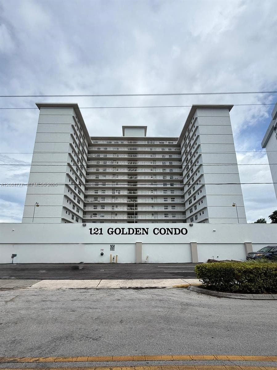 121 Golden Condo · #G2 in Hallandale Beach - Photo 32