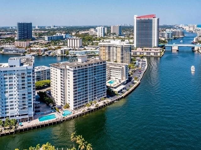 121 Golden Condo · #G2 in Hallandale Beach - Photo 5