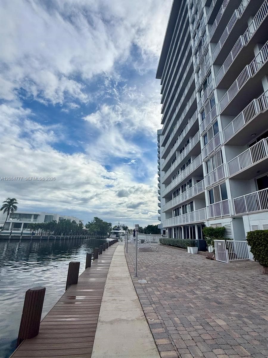 121 Golden Condo · #G2 in Hallandale Beach - Photo 38