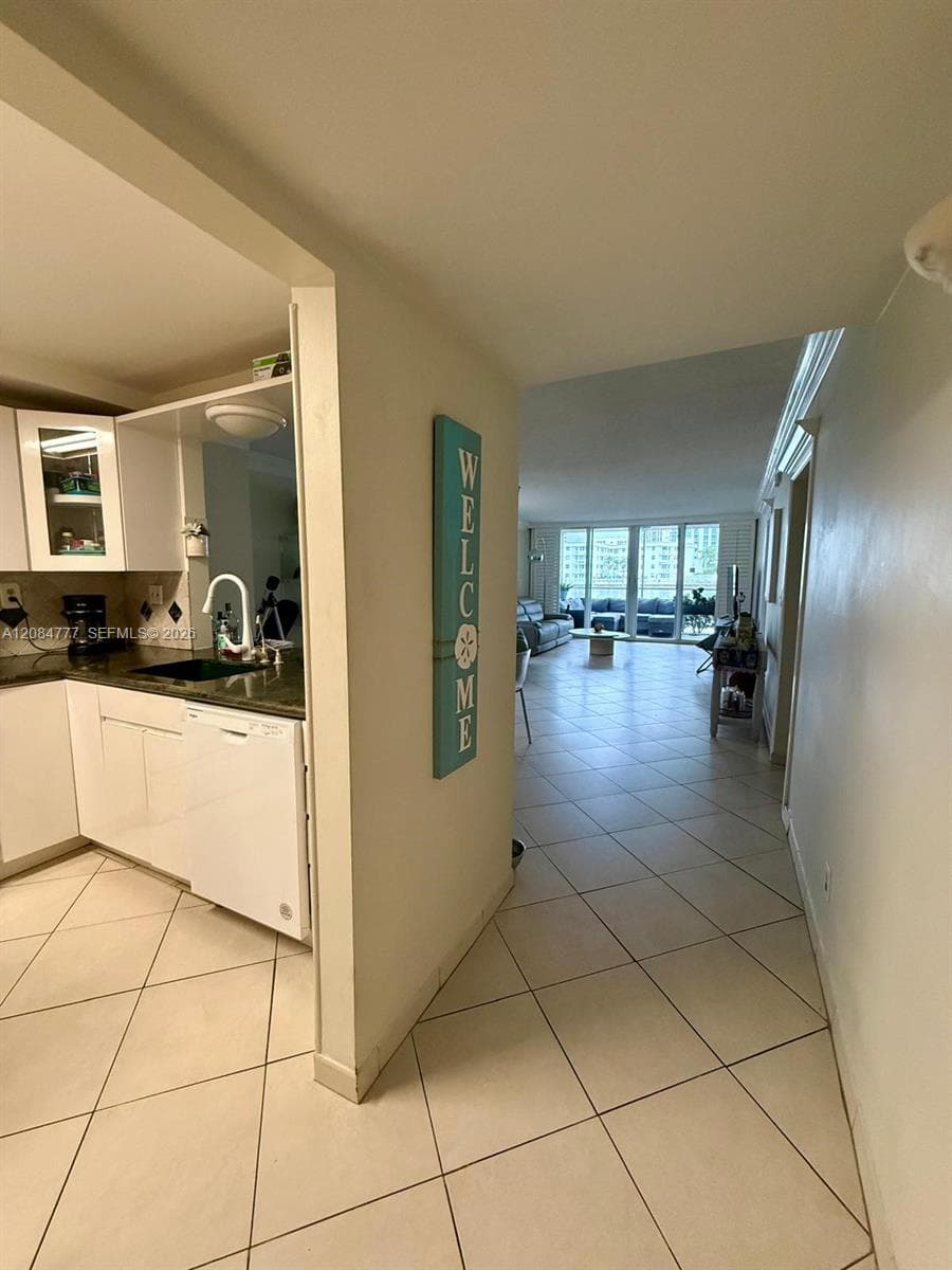121 Golden Condo · #G2 in Hallandale Beach - Photo 31