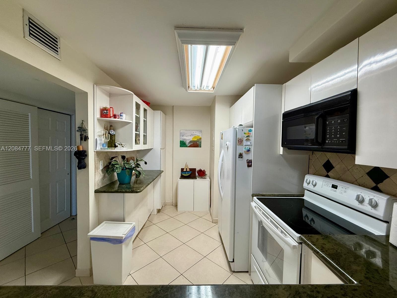 121 Golden Condo · #G2 in Hallandale Beach - Photo 21