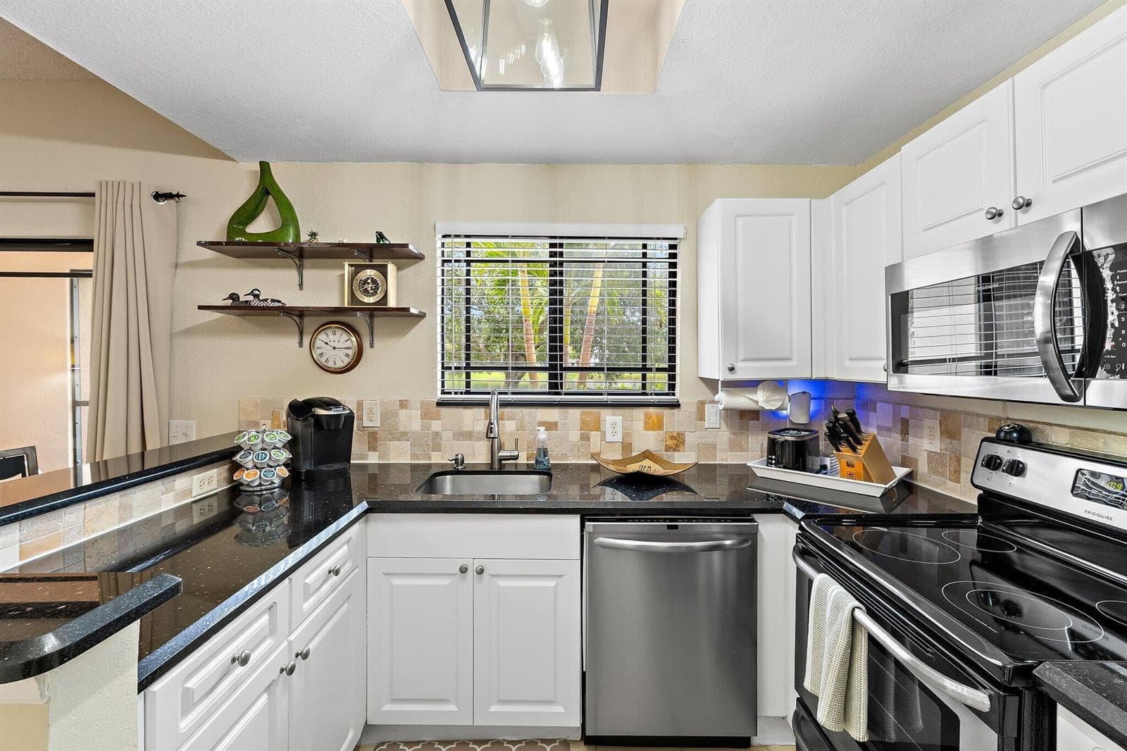 020-2811GrandePkwy-103-PalmBeachGardens-