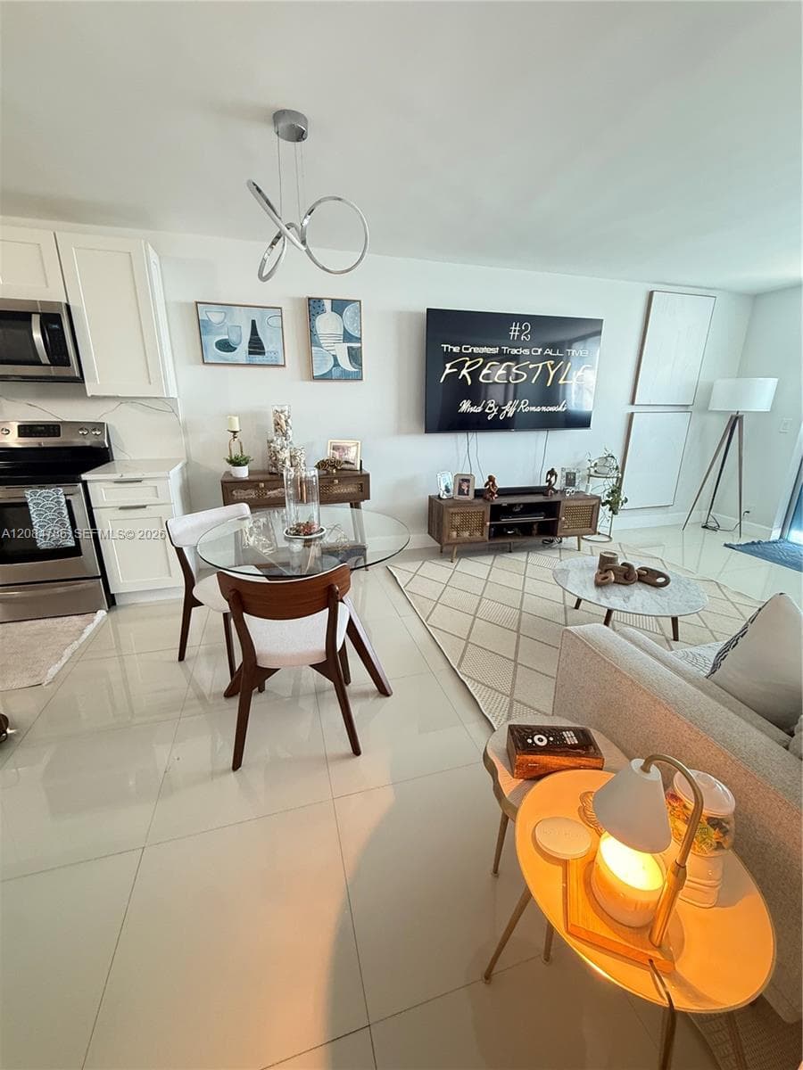 Living and dinning room area