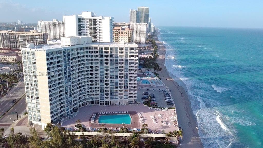 PARKER DORADO CONDO · #1003 in Hallandale Beach - Photo 2
